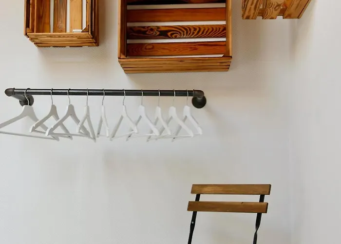 アパート Eifelbleibe, *