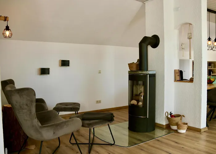 アパート Eifelbleibe, *