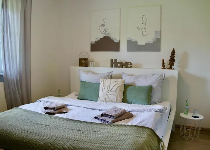 アパート Eifelbleibe, *