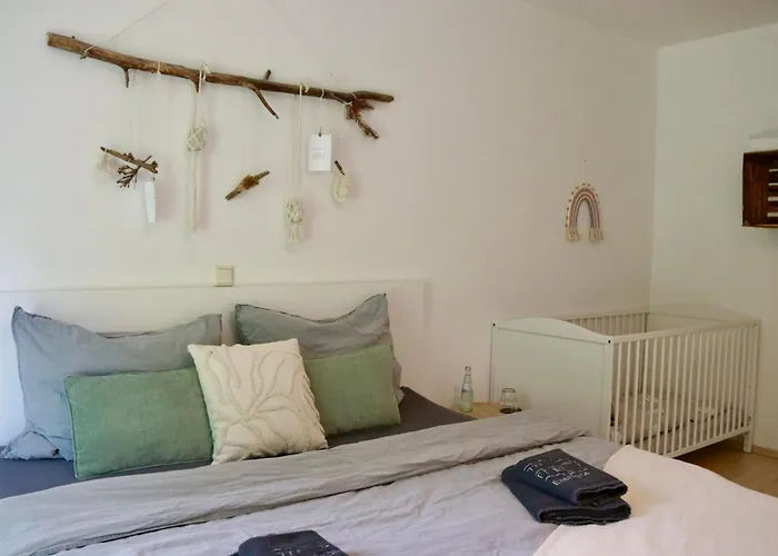 アパート Eifelbleibe, *